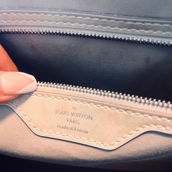 Louis Vuitton 💯 Brea MM Ivory Pre Loved with Dust Bag - Picture 12 of 15